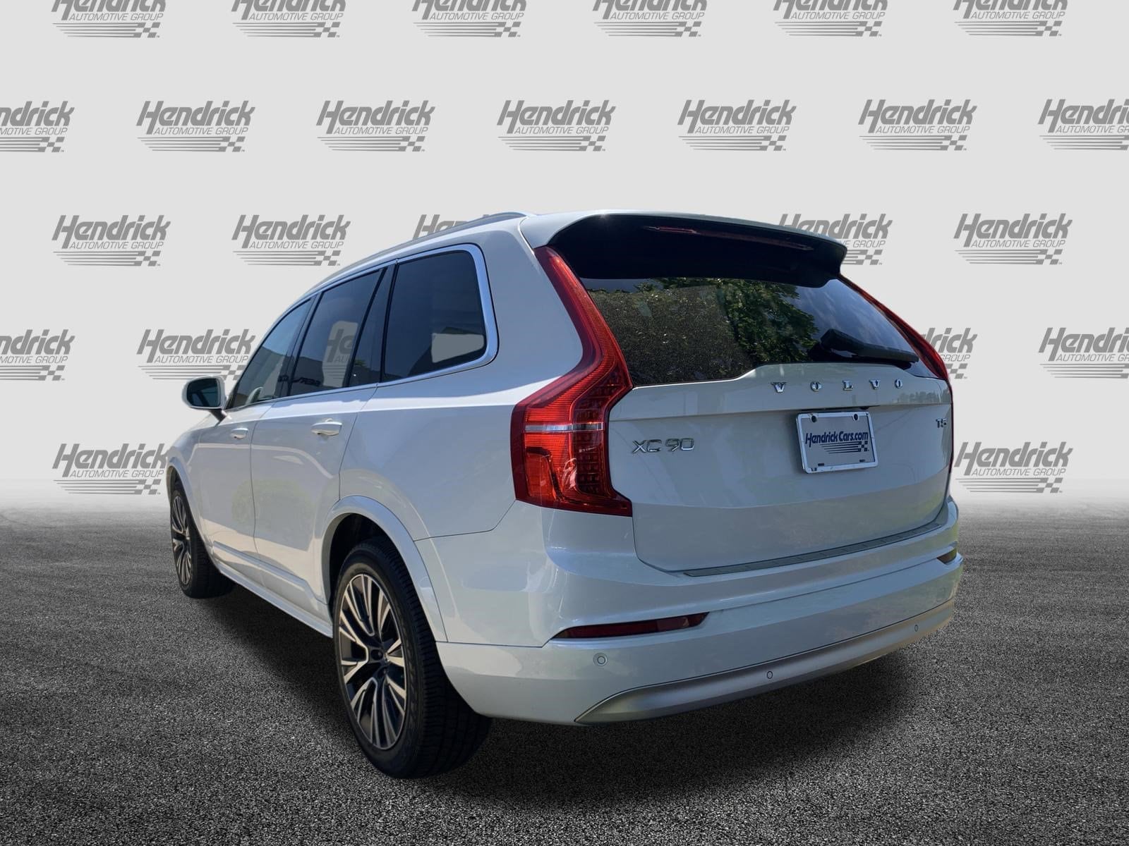 2022 Volvo XC90 Momentum photo 5