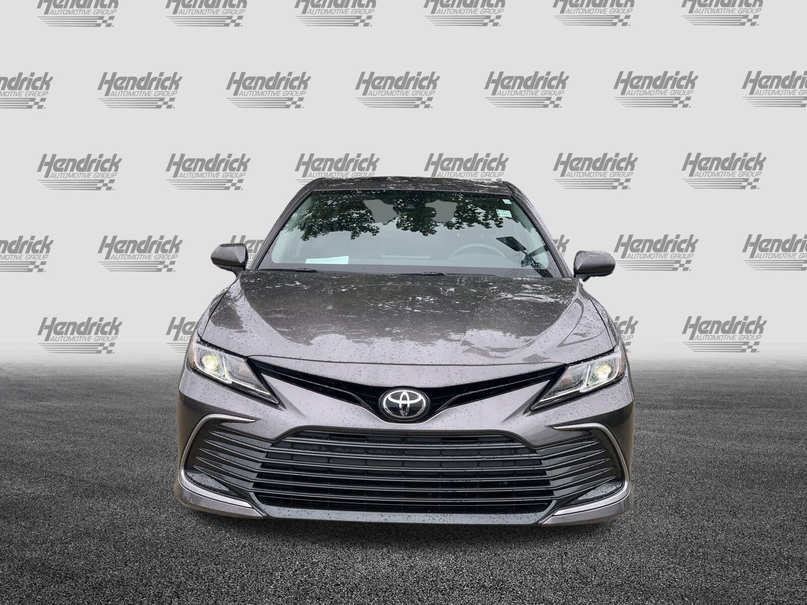2022 Toyota Camry LE photo 2
