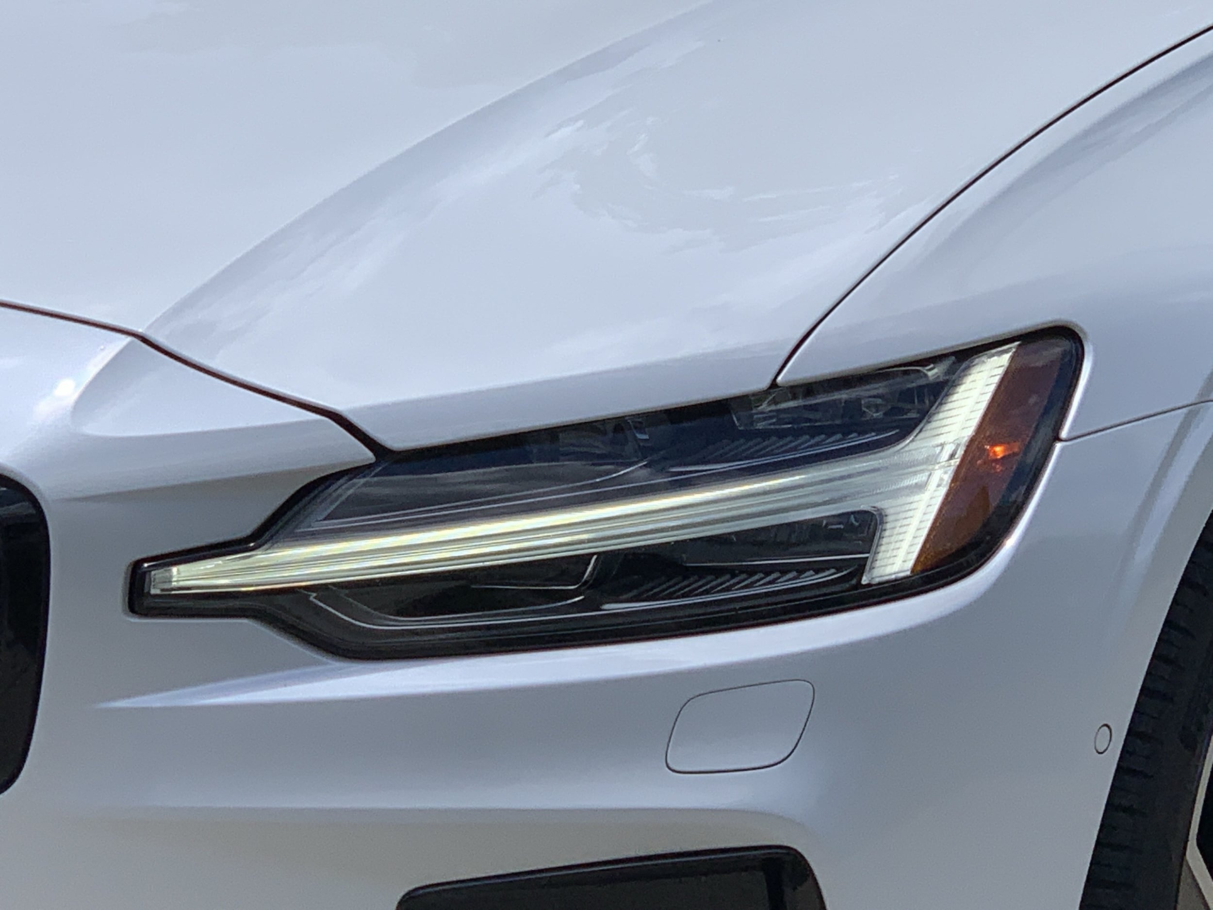 Volvo S60 Plus Dark Theme