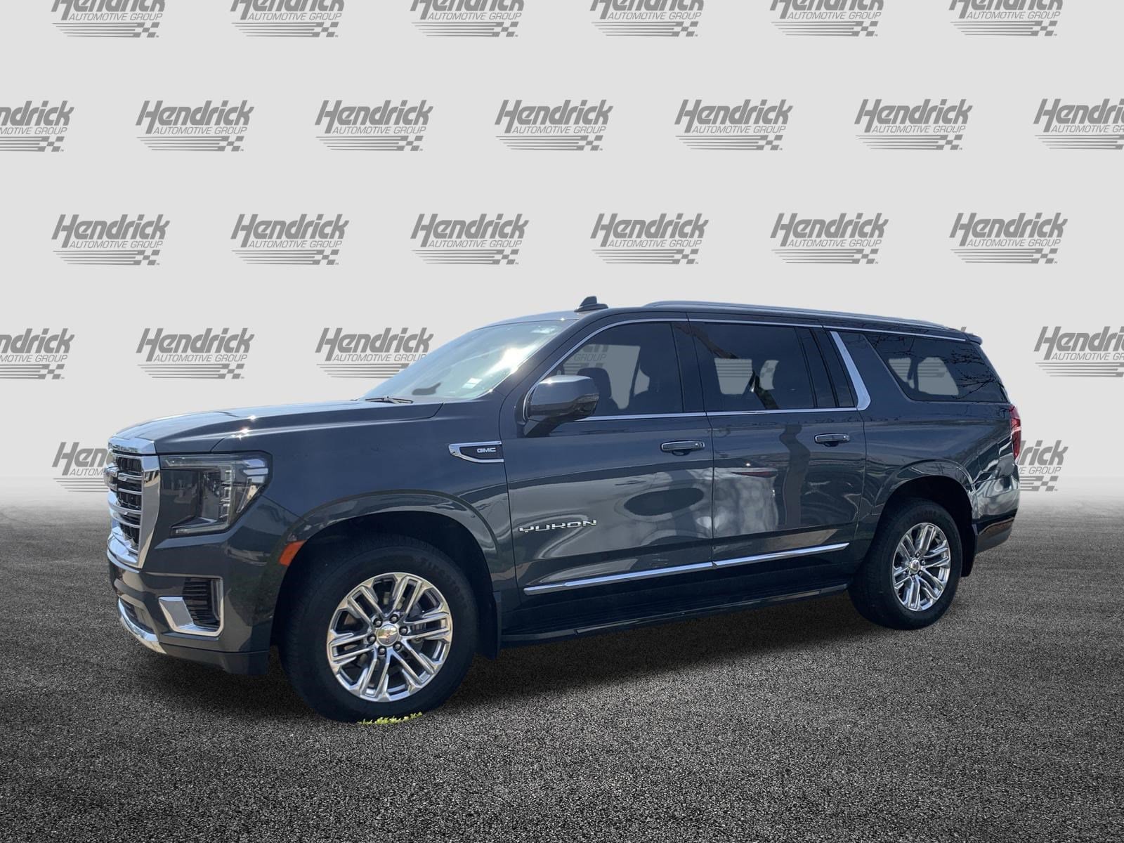 2021 GMC Yukon XL SLT photo 2