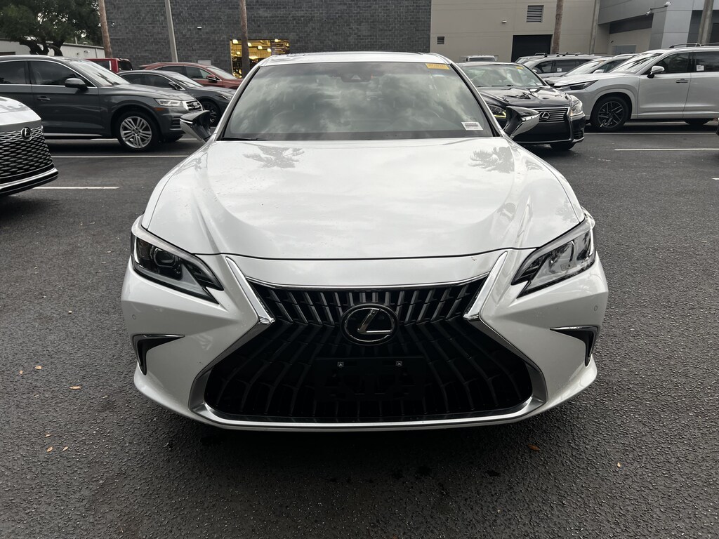 Used 2023 Lexus ES 350 Sedan