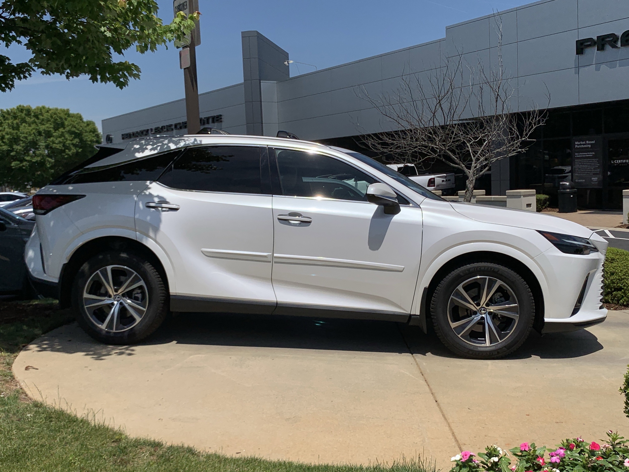 2023 LEXUS RX 350 Premium photo 3