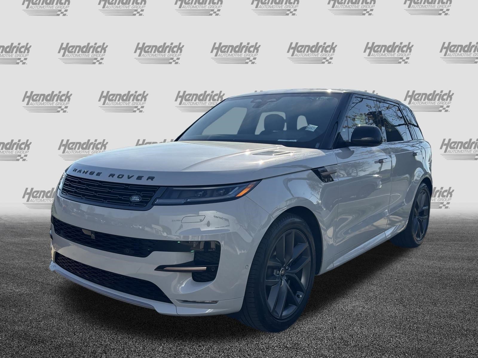 2024 Land Rover Range Rover Sport Dynamic SE photo 2