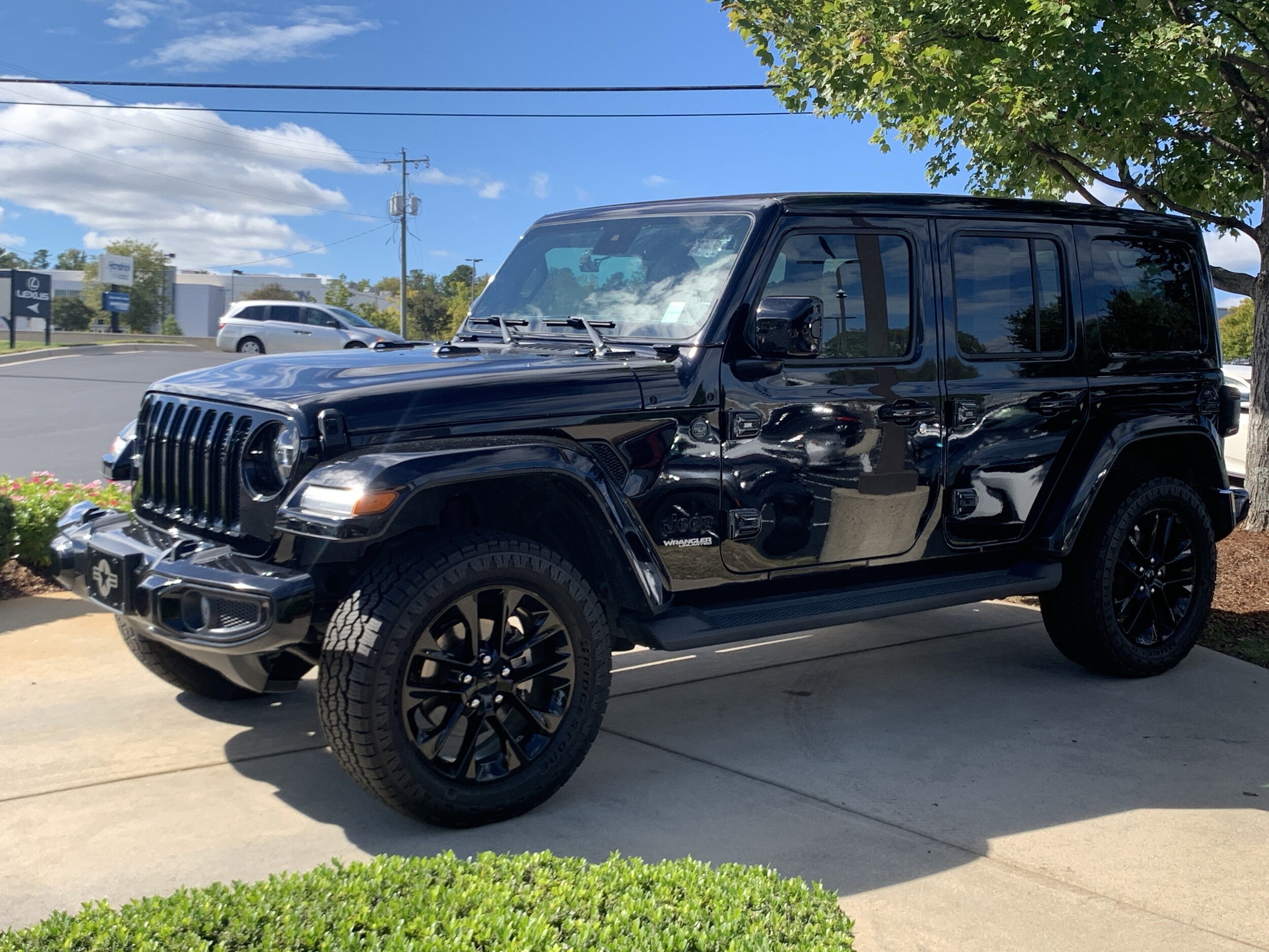 2021 Jeep Wrangler Unlimited Sahara High Altitude photo 4