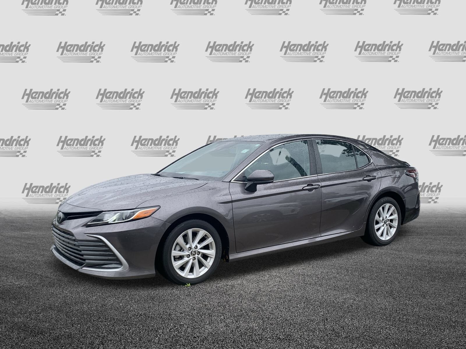2022 Toyota Camry LE photo 3