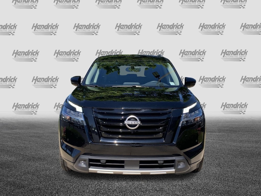 Used 2022 Nissan Pathfinder SL SUV