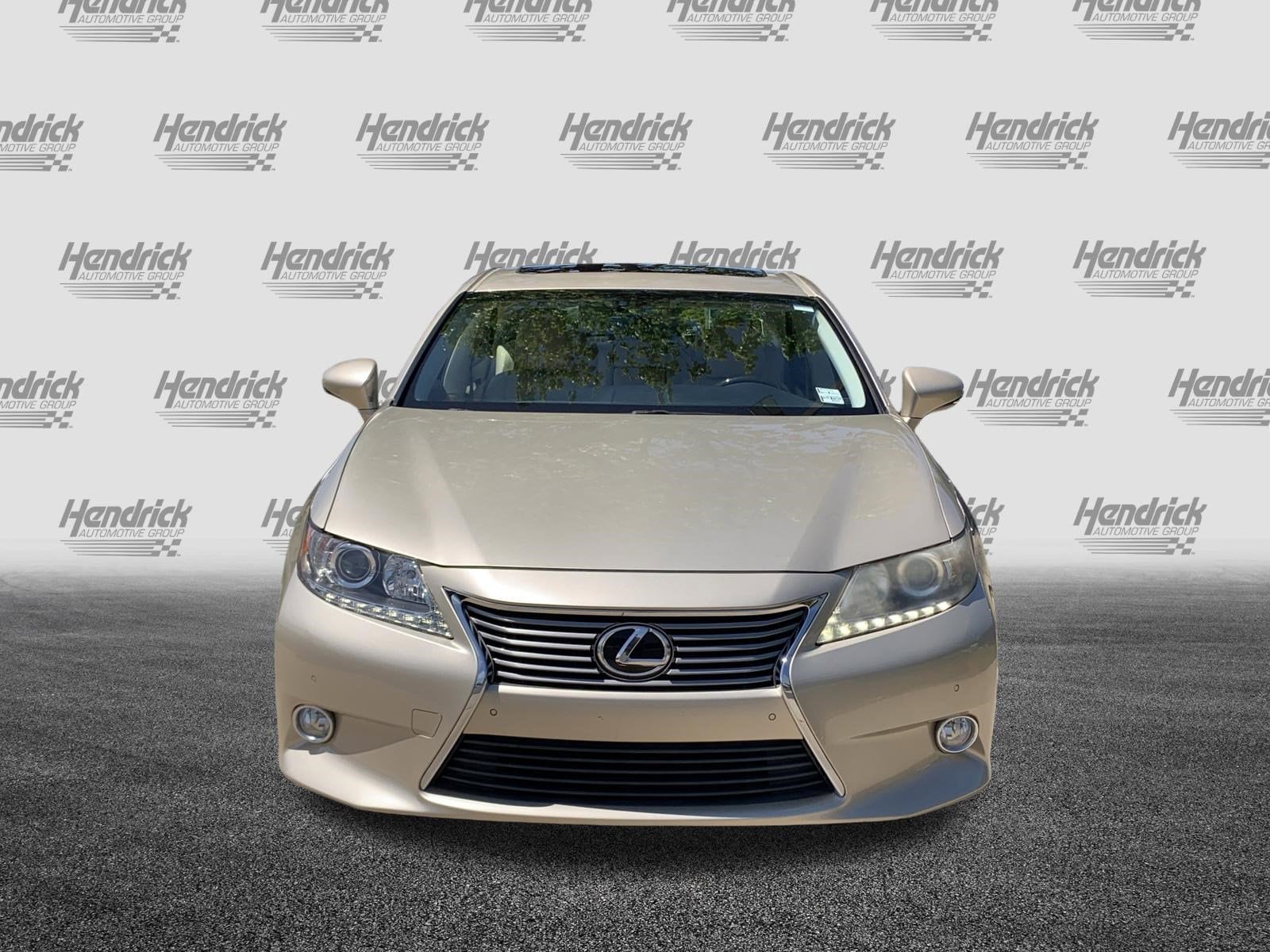 2013 LEXUS ES 350 4dr Sdn photo 2