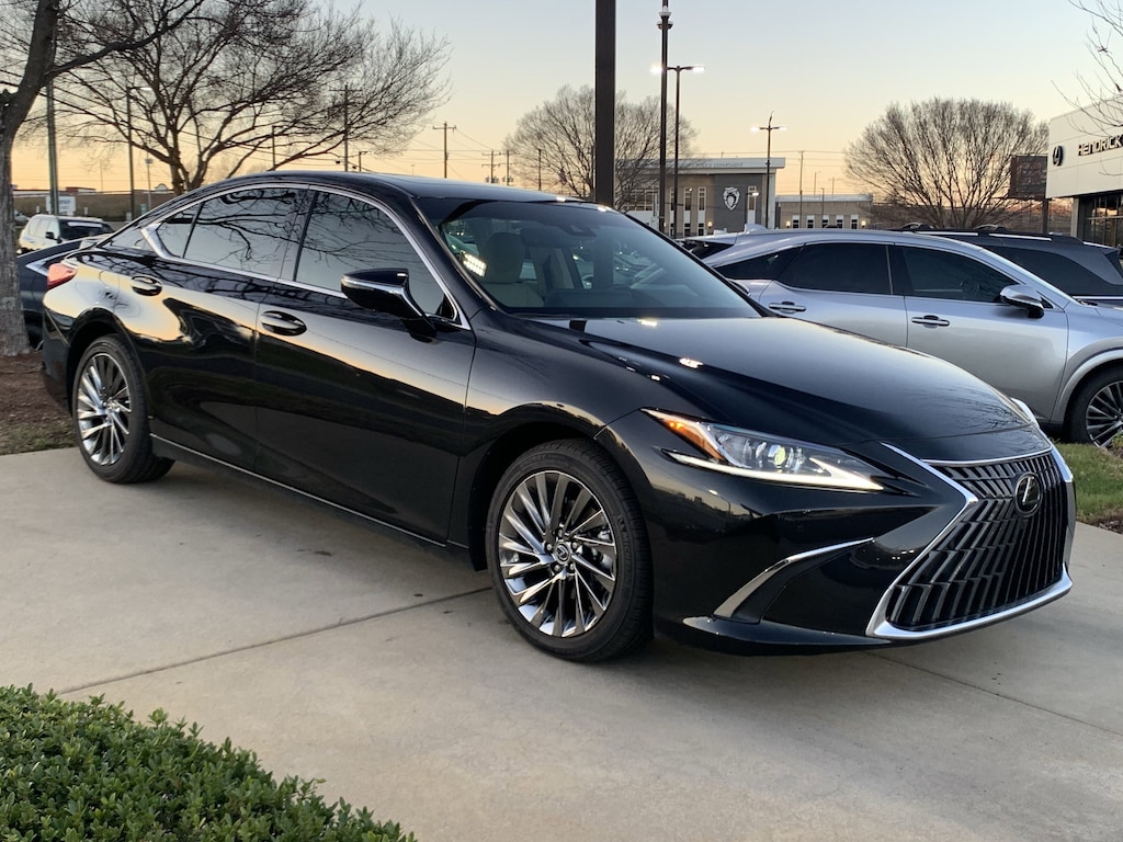 Used 2025 Lexus ES 300h Luxury Sedan