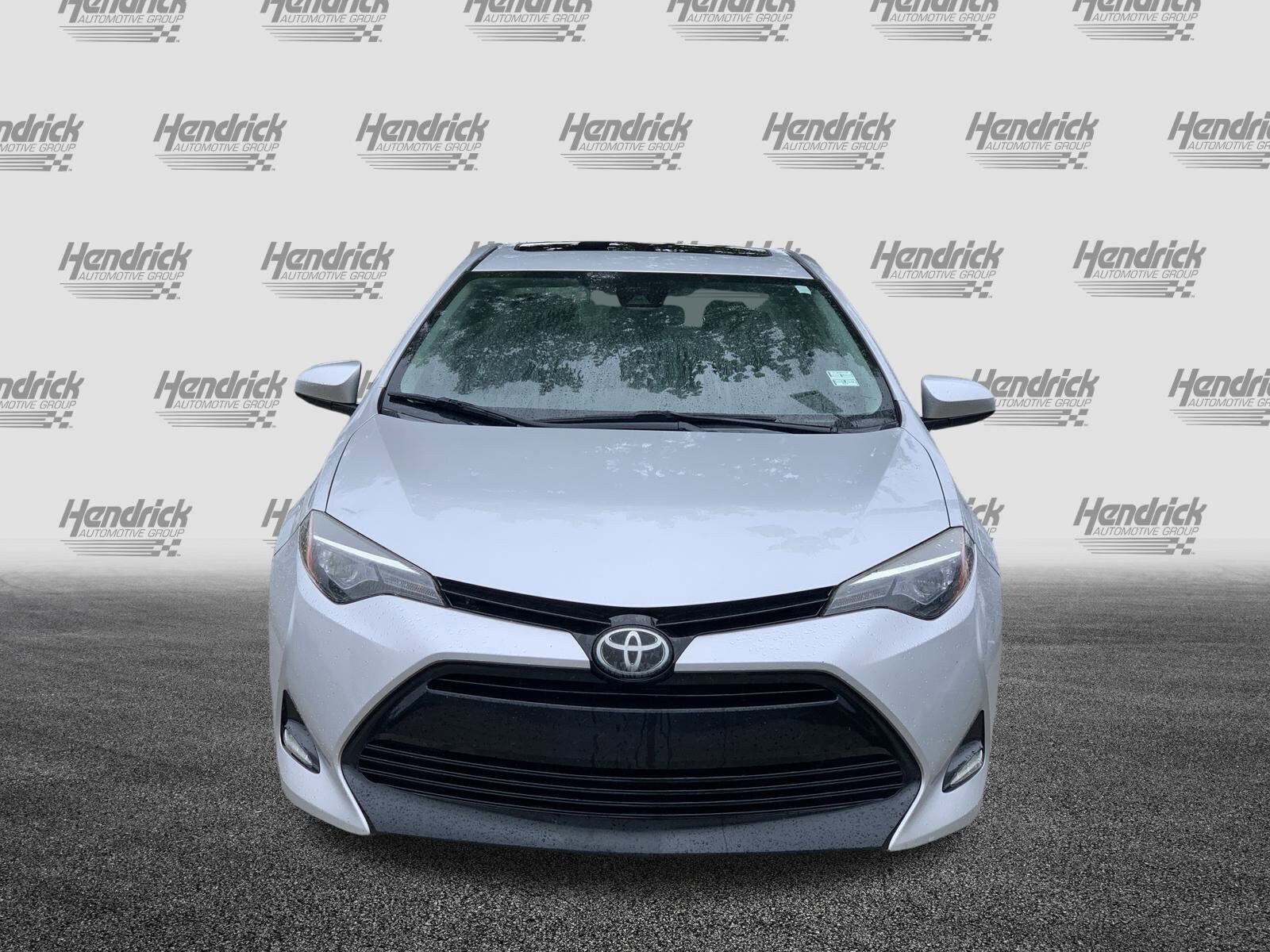 2017 Toyota Corolla LE photo 3