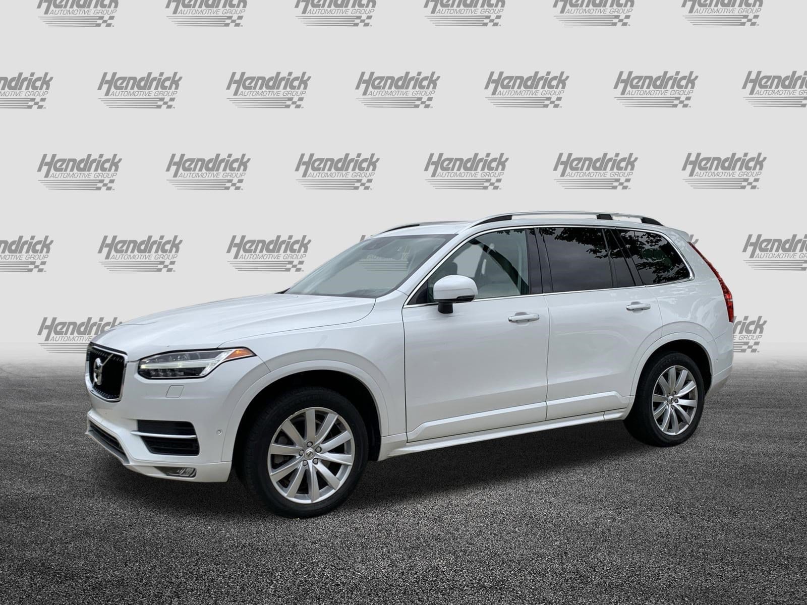 2019 Volvo XC90 Momentum photo 2