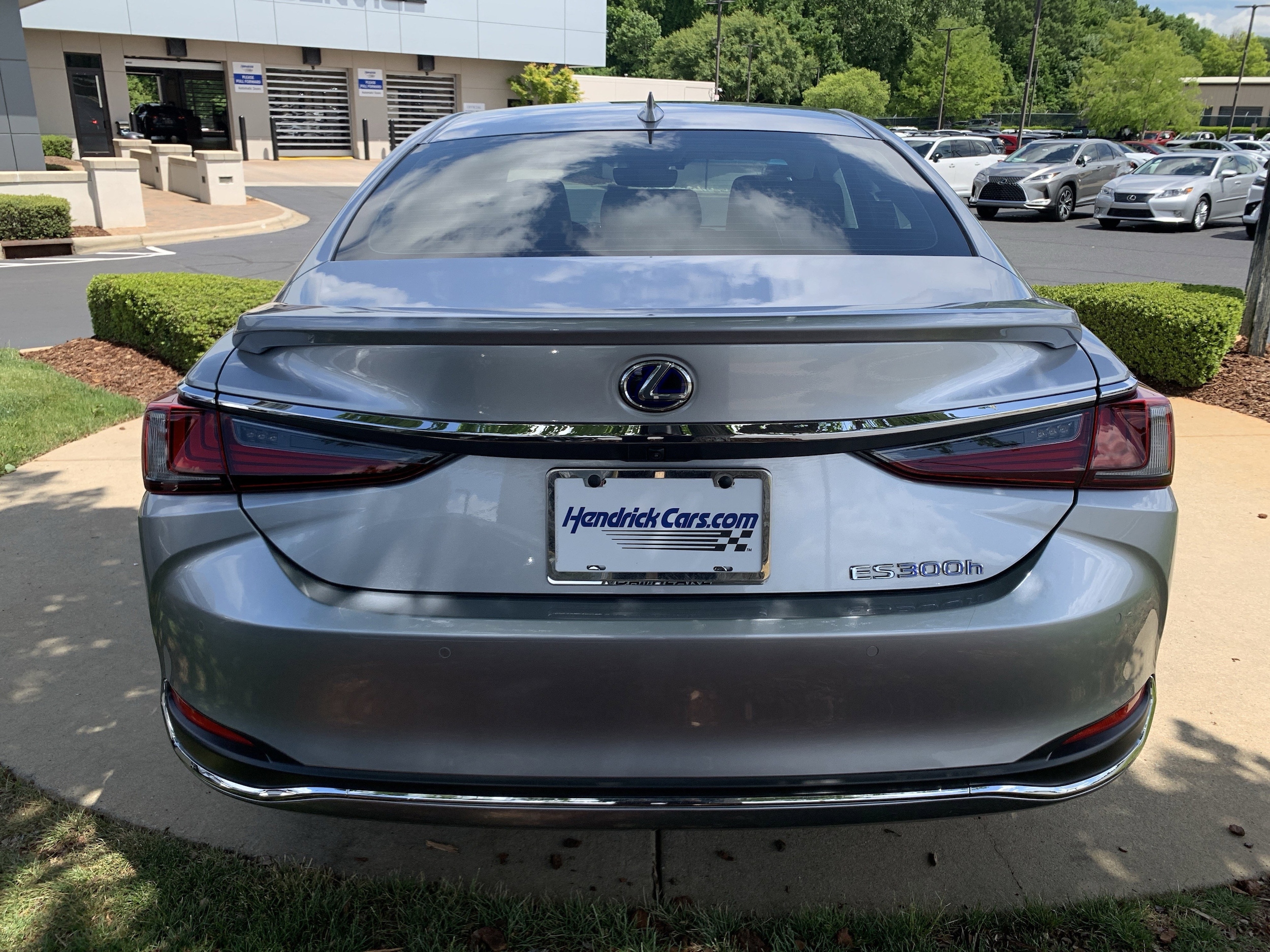 2022 LEXUS ES 300h photo 6