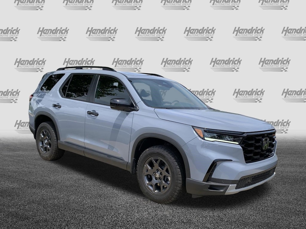 Used 2025 Honda Pilot TrailSport SUV