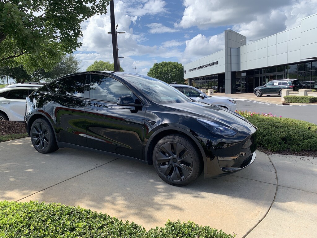 Used 2025 Tesla Model Y Long Range SUV