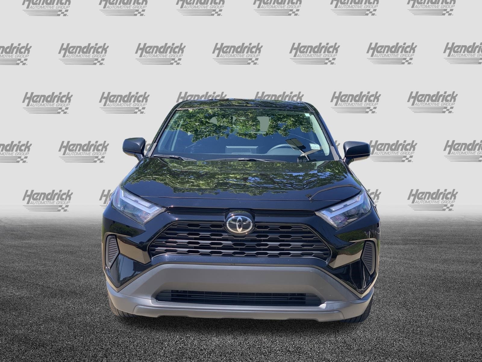 2023 Toyota RAV4 LE photo 2