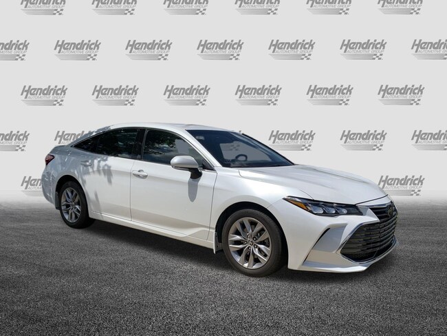 2022 Toyota Avalon XLE Sedan