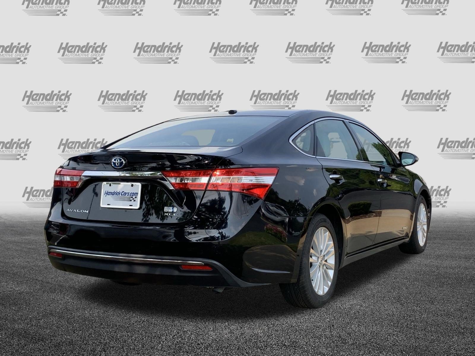 Toyota Avalon Hybrid XLE Touring