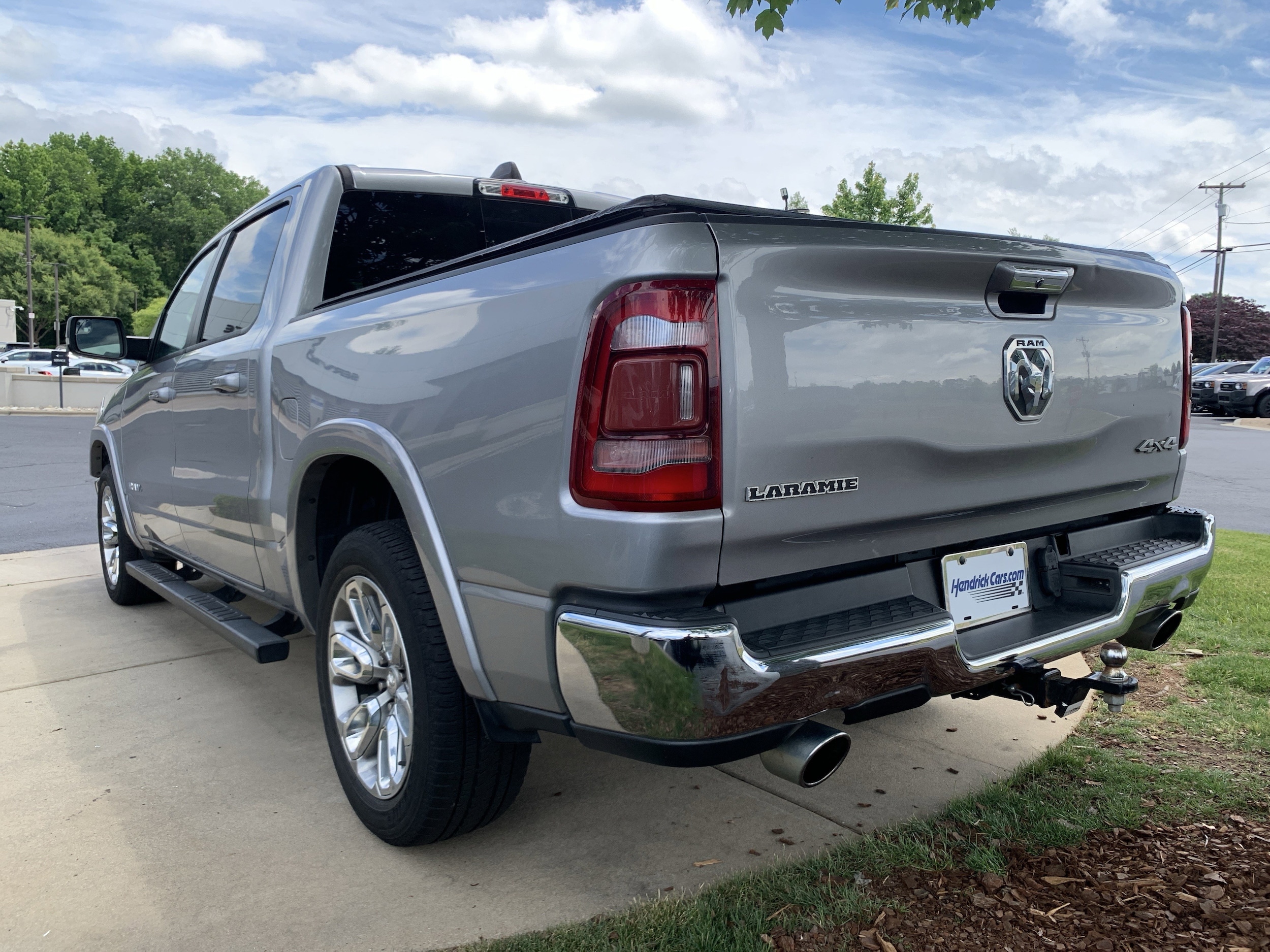 2020 Ram 1500 Laramie photo 3