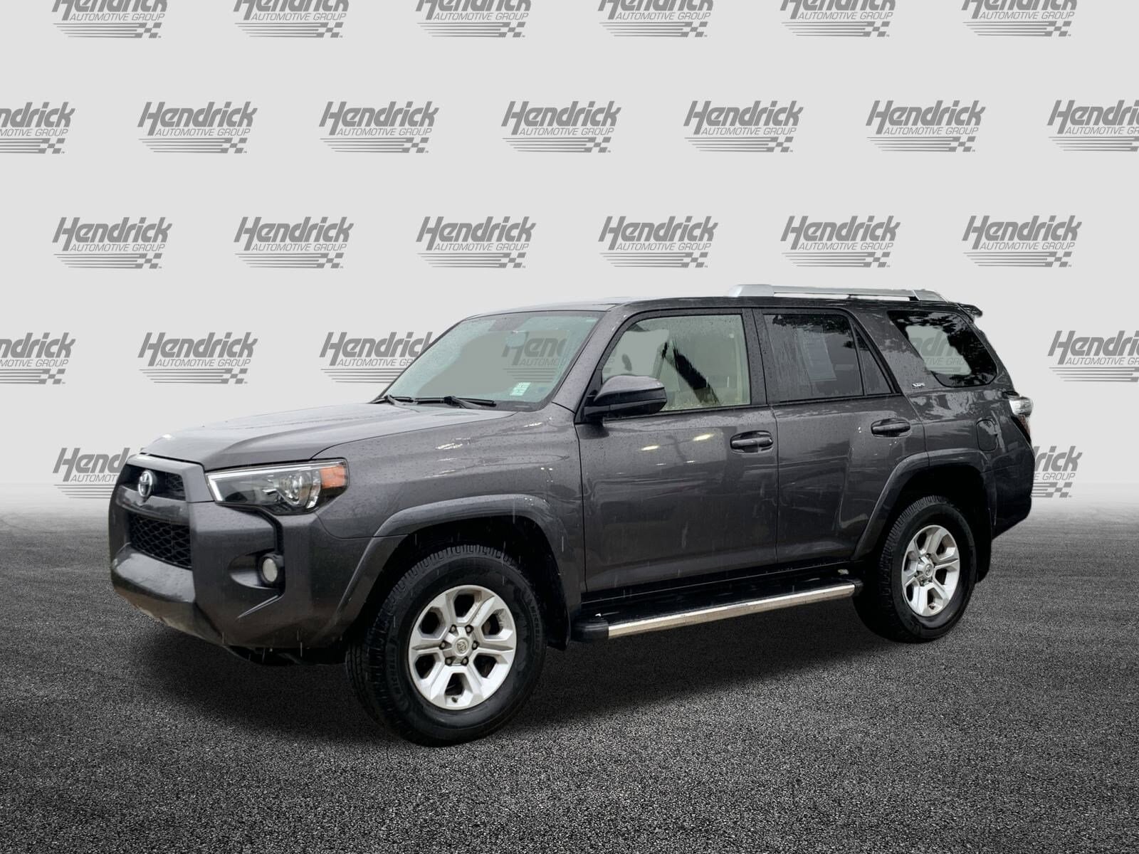 2017 Toyota 4Runner SR5 photo 2