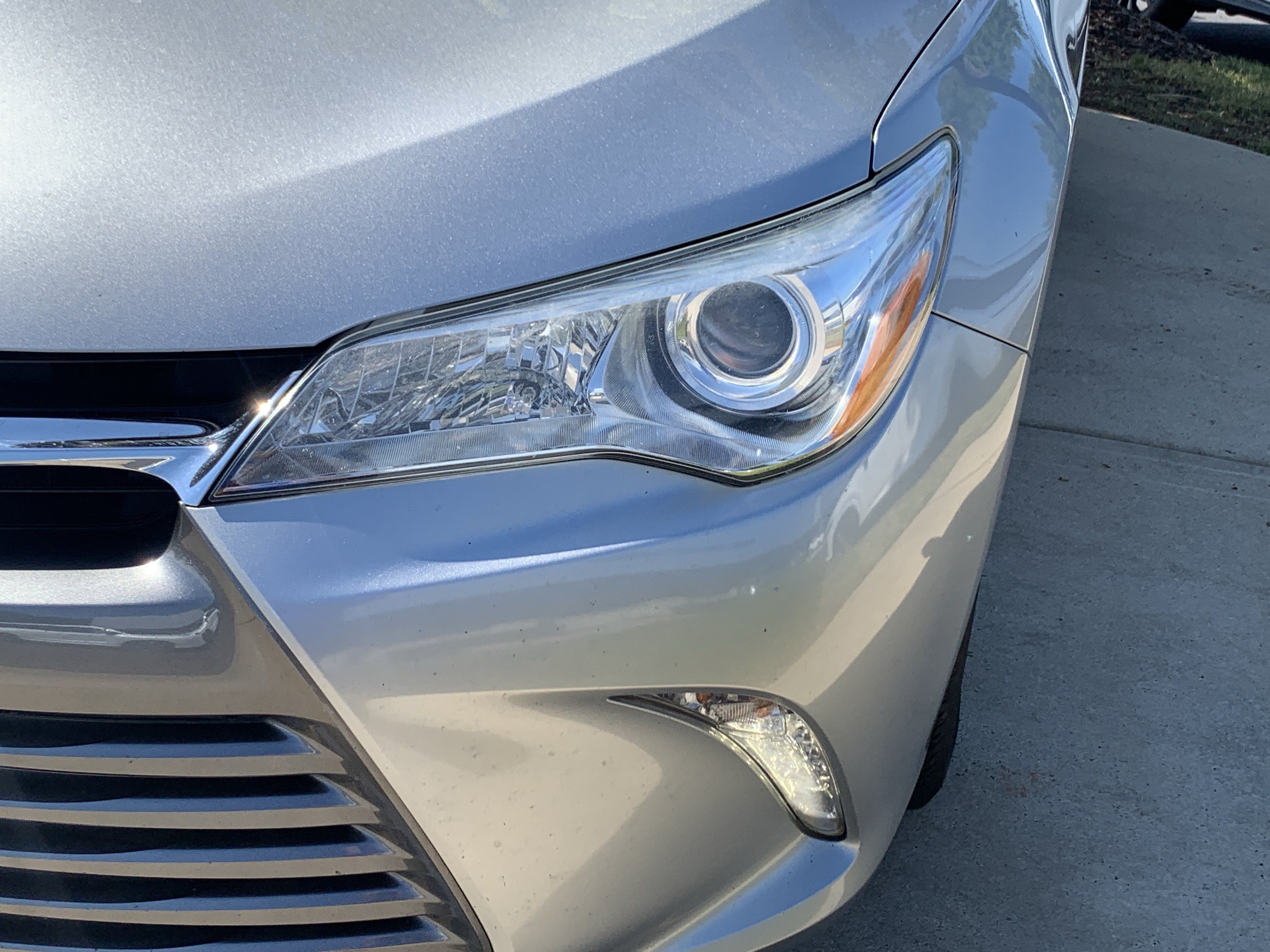 Used 2015 Toyota Camry Hybrid XLE Sedan