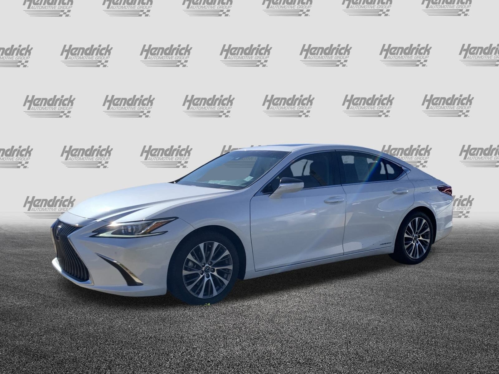 2021 Lexus ES 300h photo 4