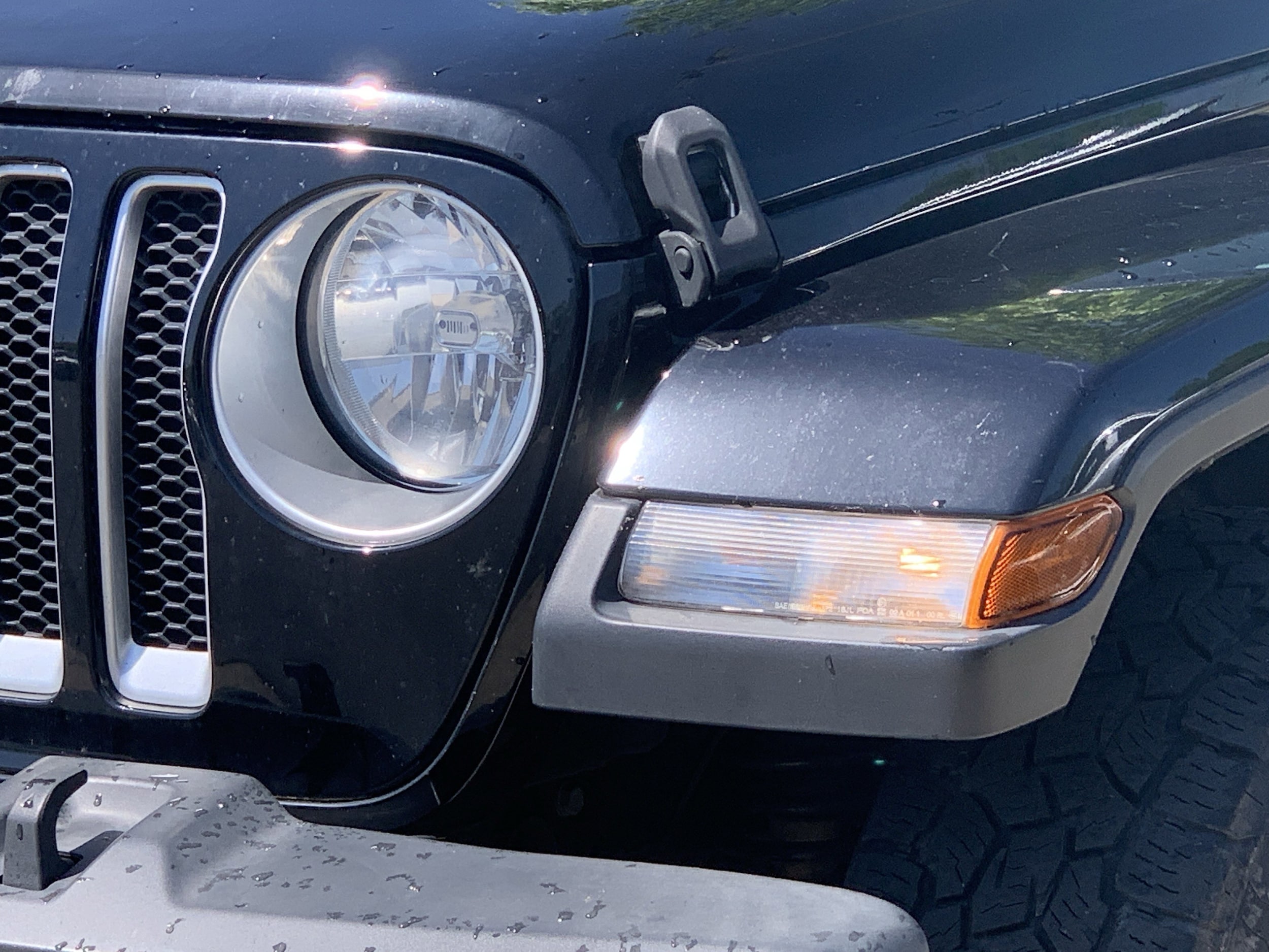 2018 Jeep Wrangler Unlimited Sahara photo 4