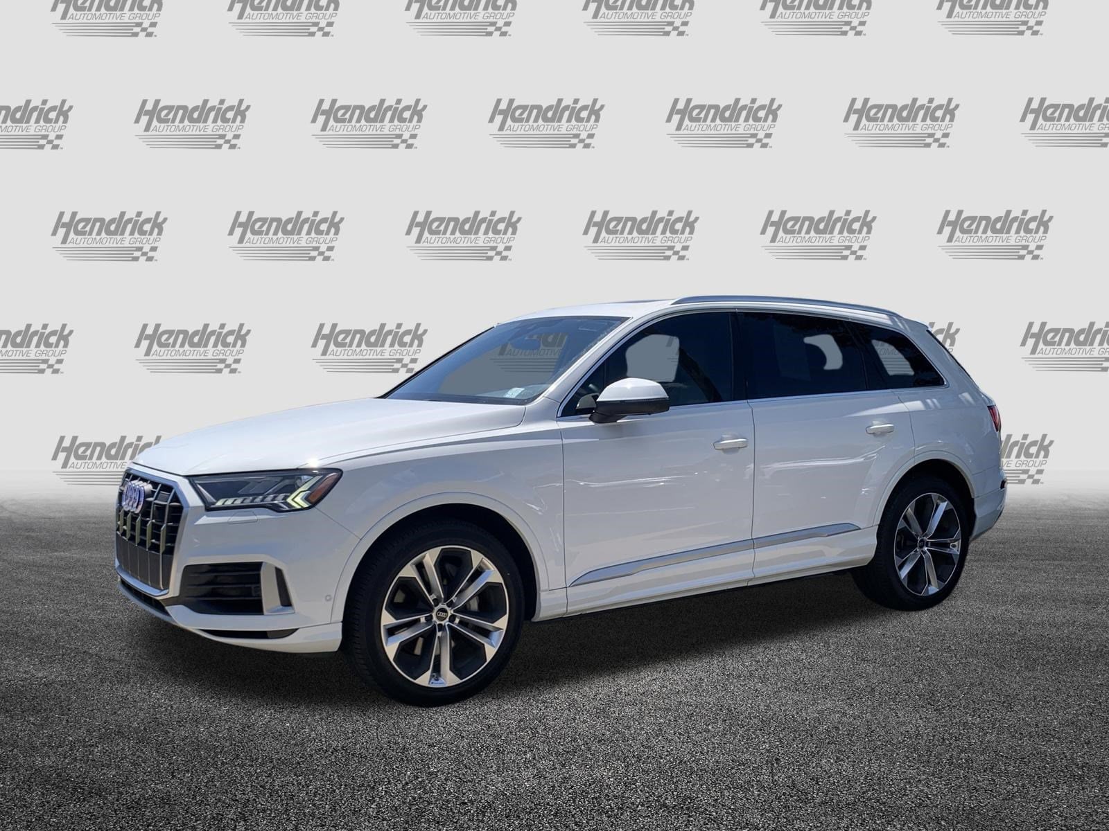 2023 Audi Q7 Premium Plus photo 2