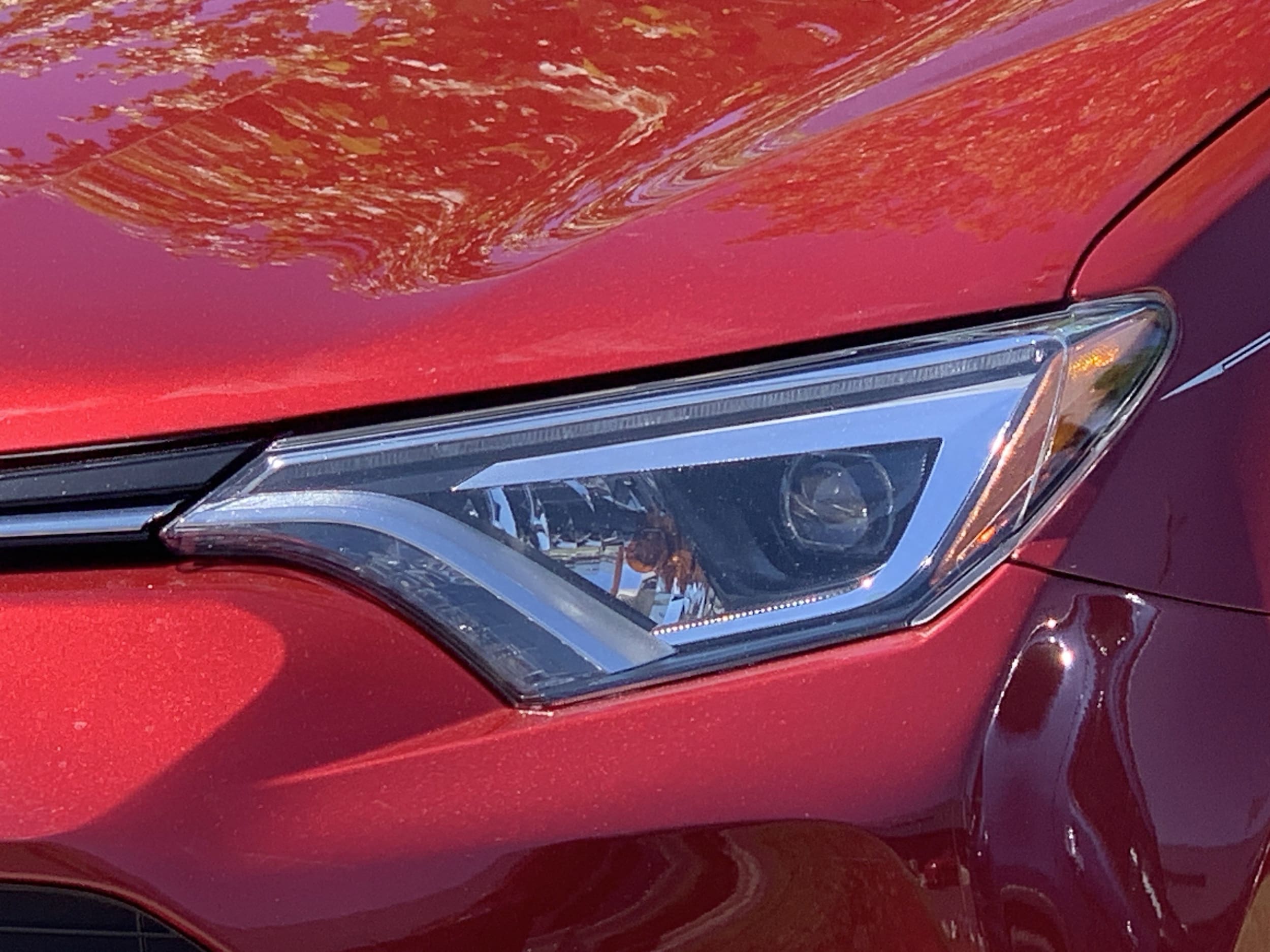 2018 Toyota RAV4 Limited photo 4