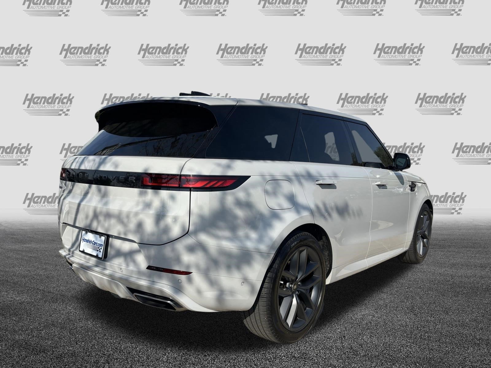2024 Land Rover Range Rover Sport Dynamic SE photo 3