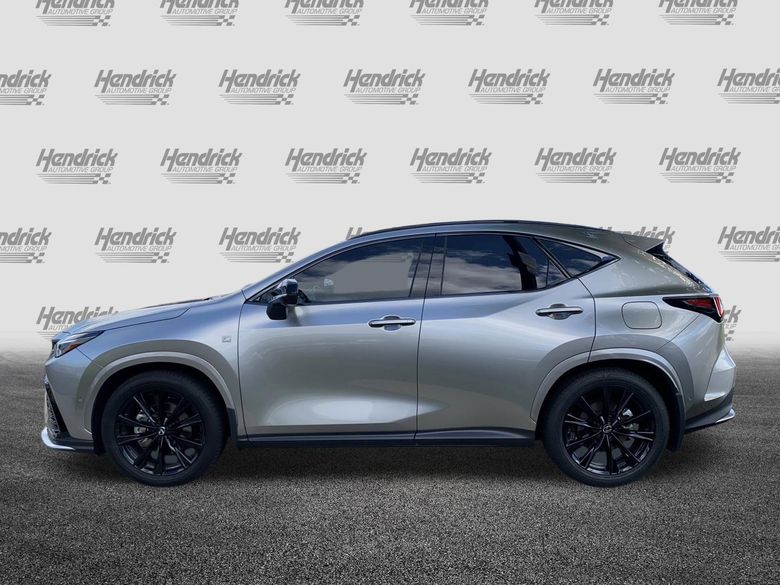 2025 LEXUS NX 450h+ F SPORT Handling photo 4