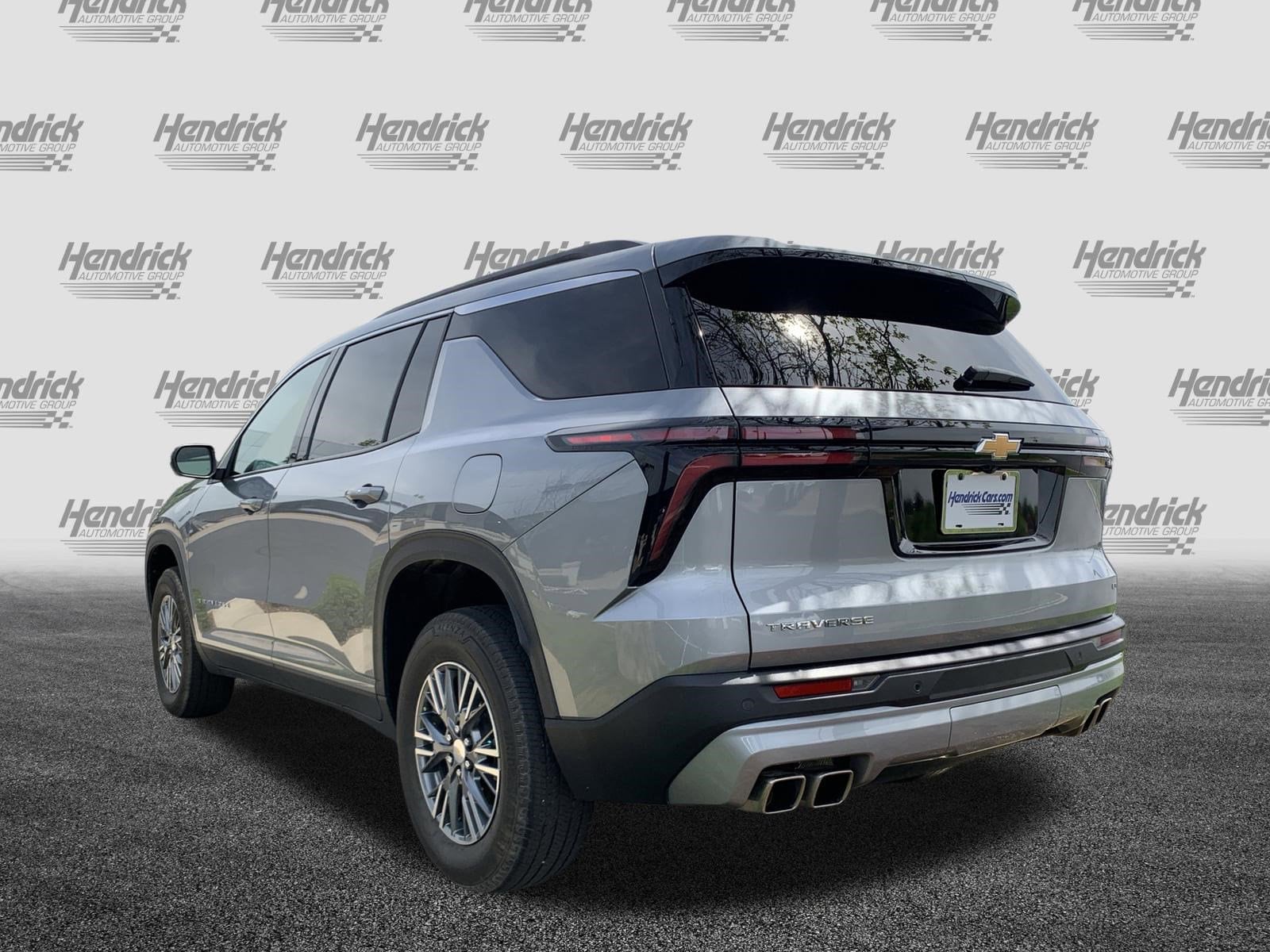 2024 Chevrolet Traverse FWD LT photo 5