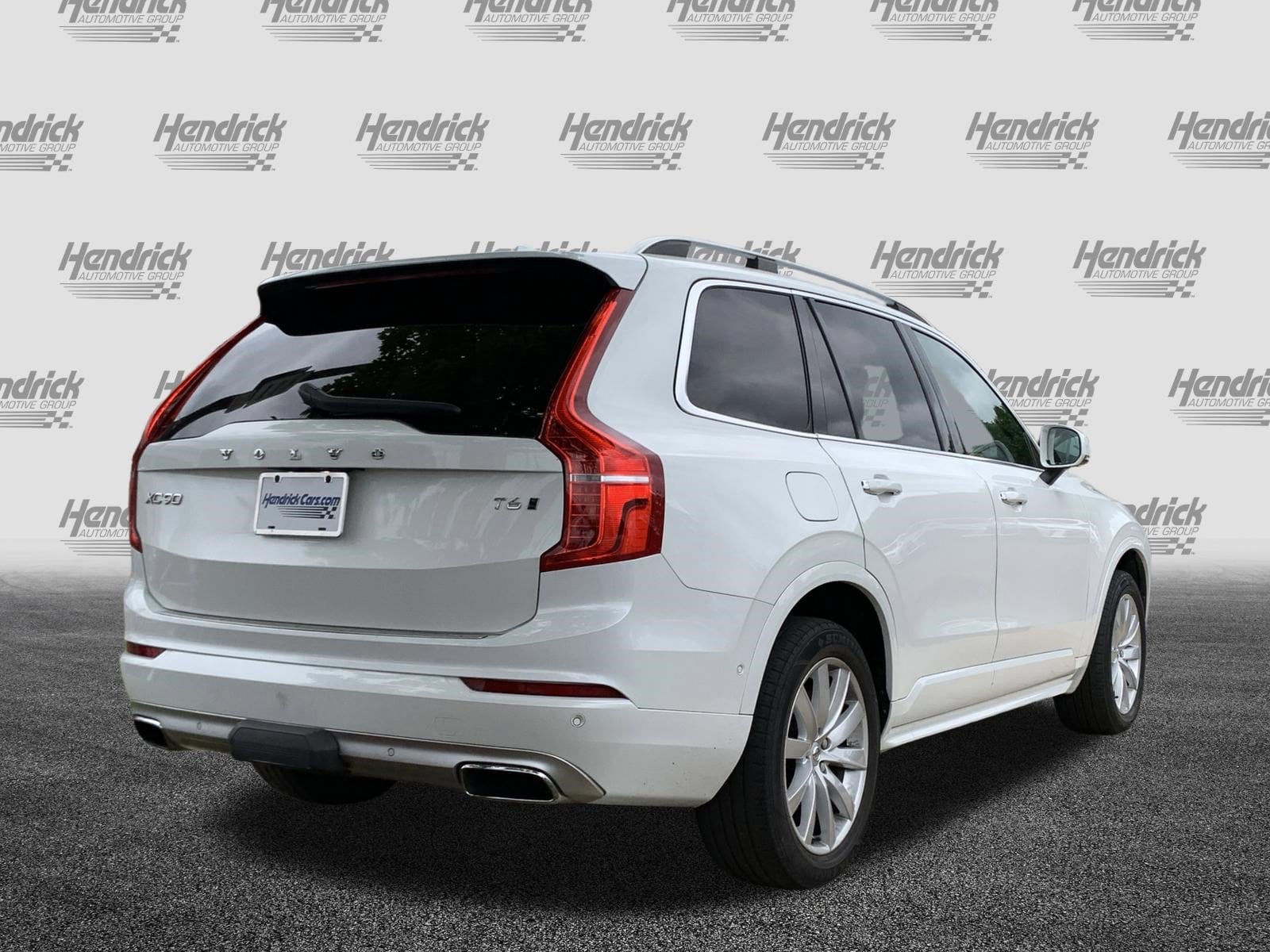2019 Volvo XC90 Momentum photo 3