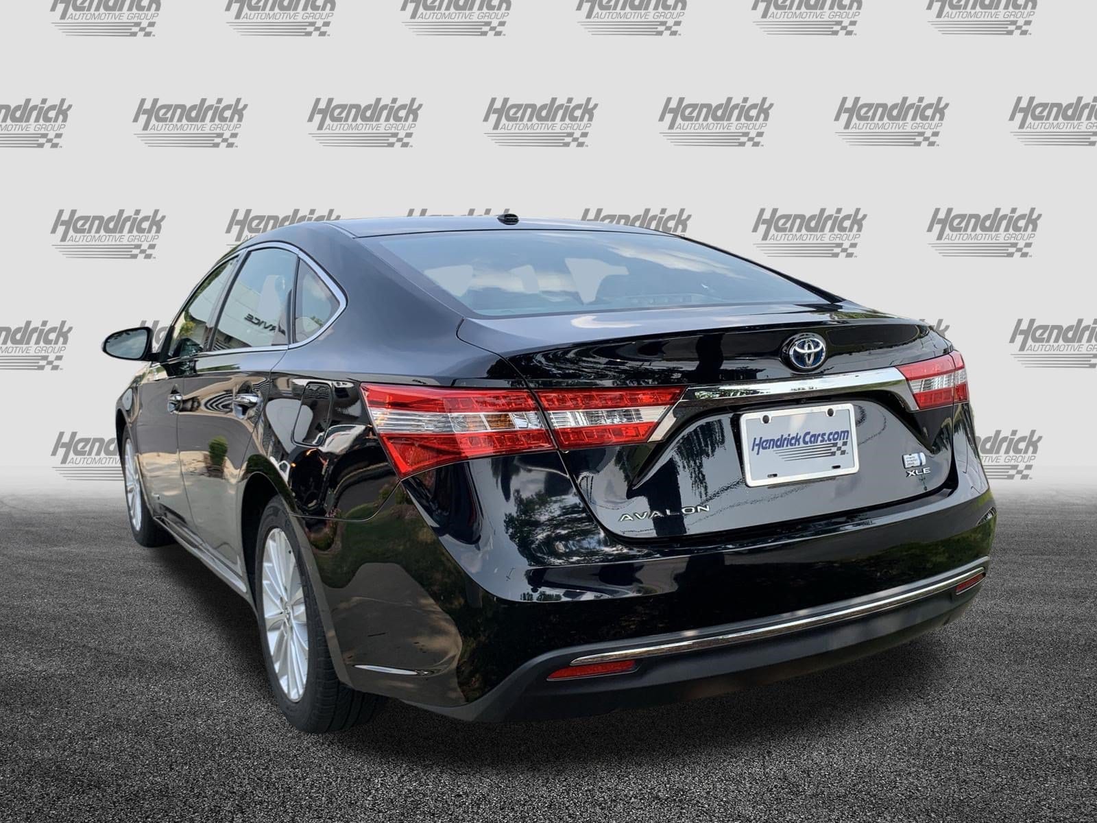 Toyota Avalon Hybrid XLE Touring