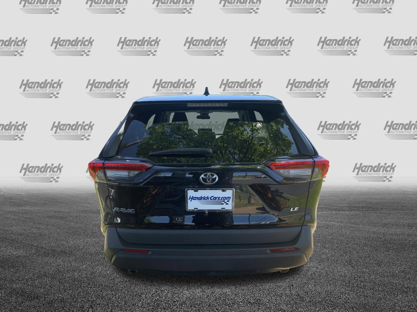 2023 Toyota RAV4 LE photo 6