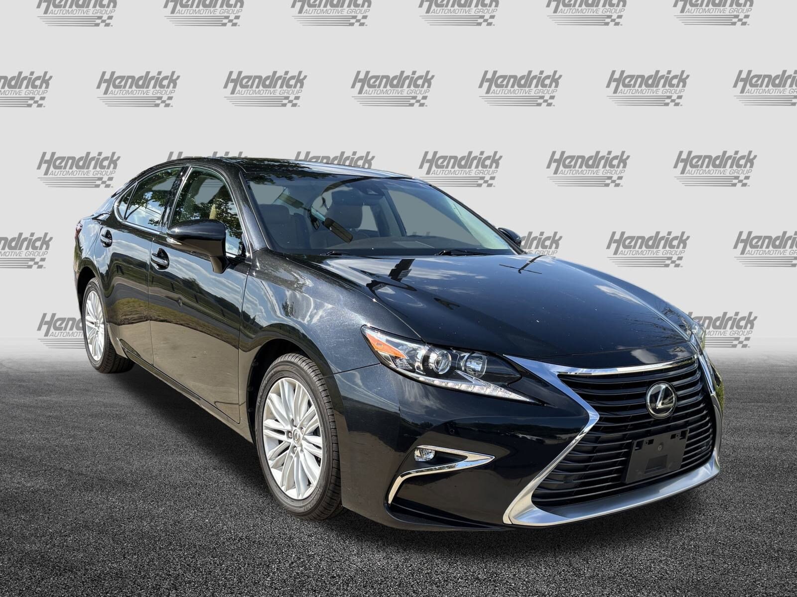 2017 Lexus ES 350 photo 2