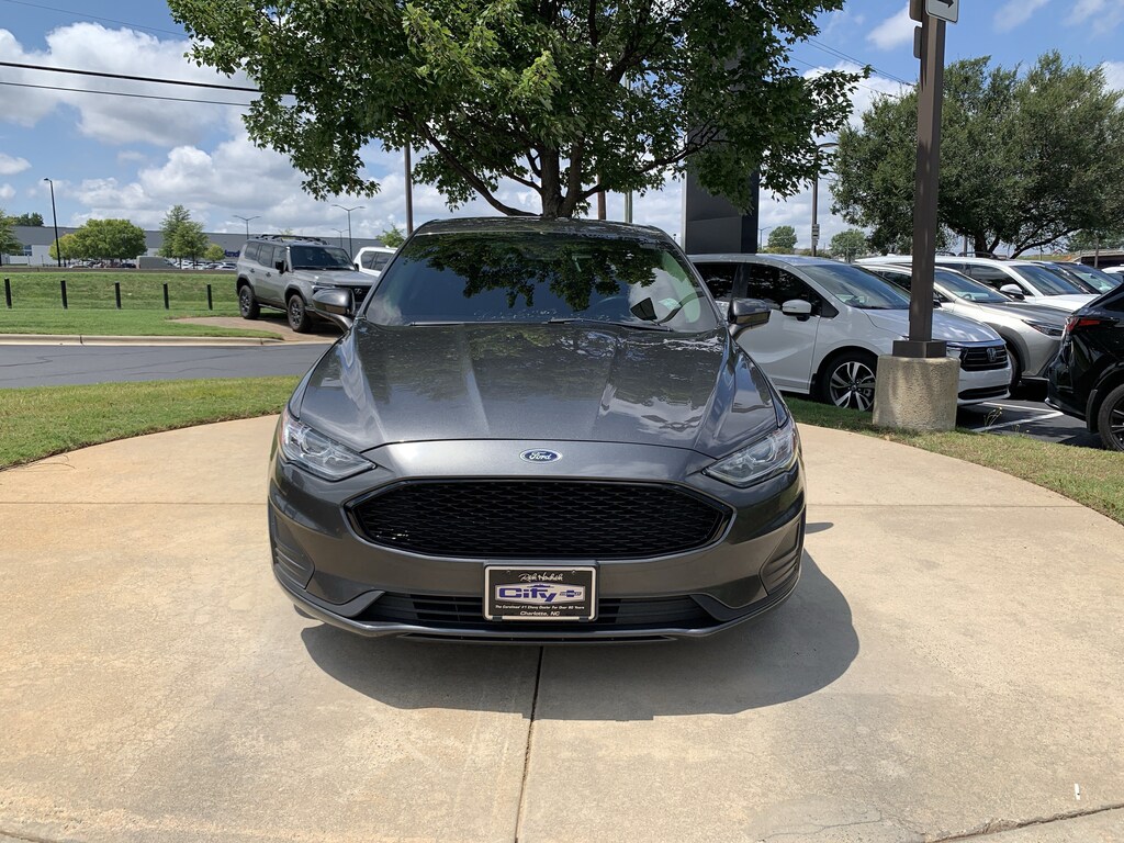 Used 2019 Ford Fusion SE Sedan