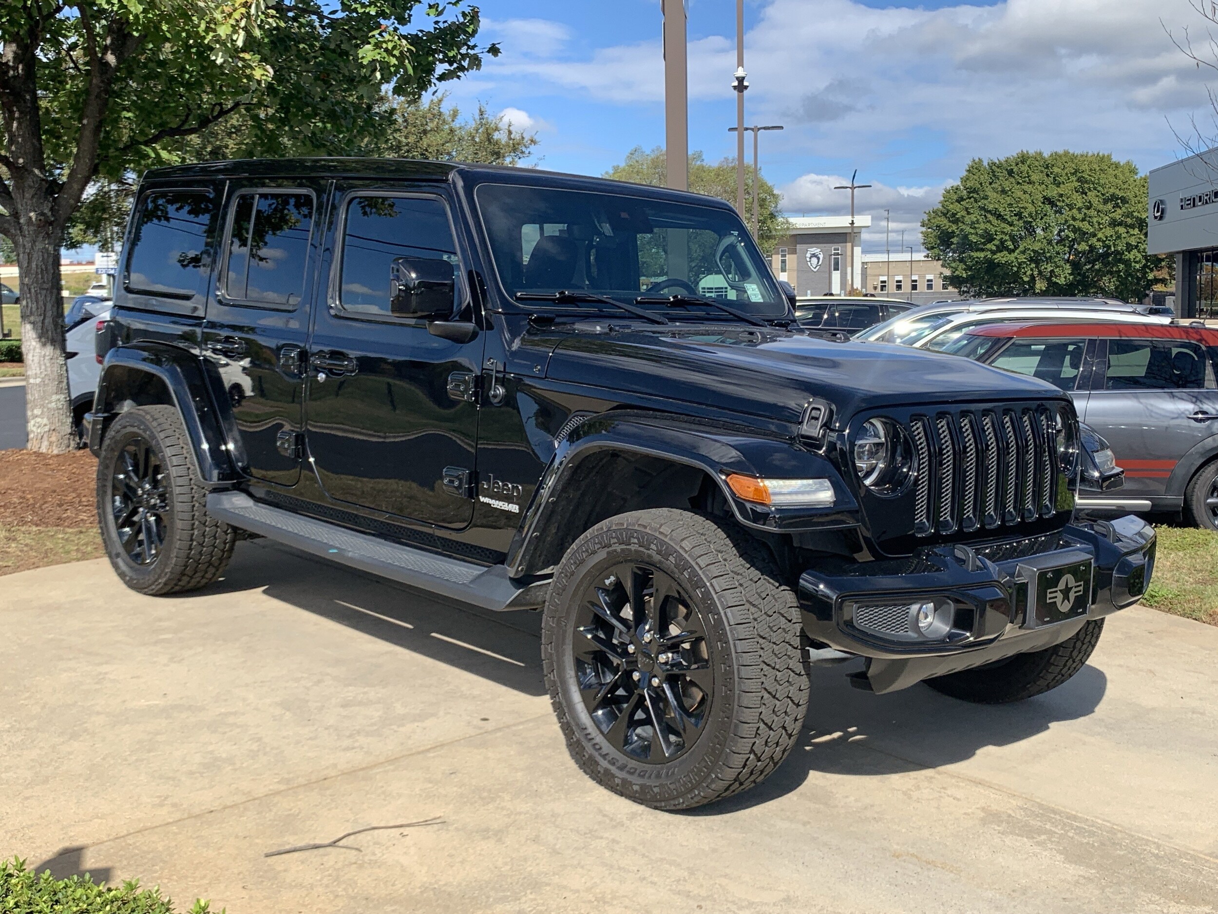 2021 Jeep Wrangler Unlimited Sahara High Altitude photo 2