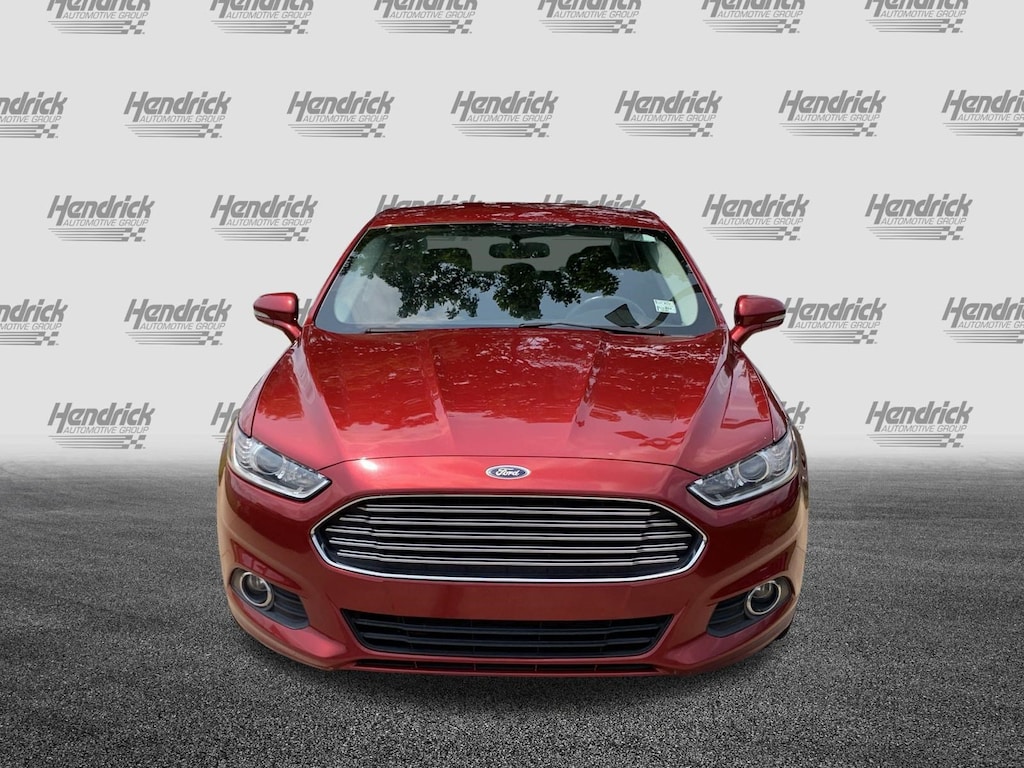 Used 2016 Ford Fusion SE Sedan