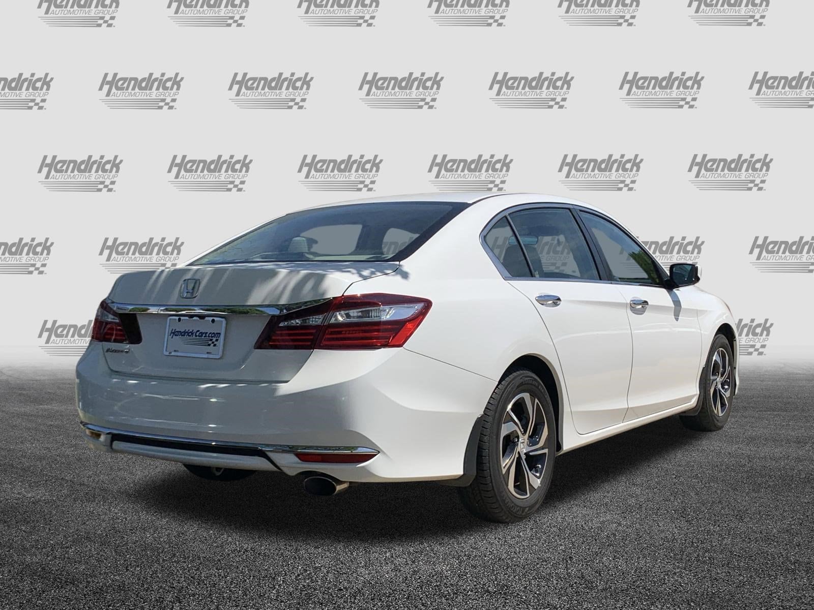 2017 Honda Accord Sedan LX photo 3