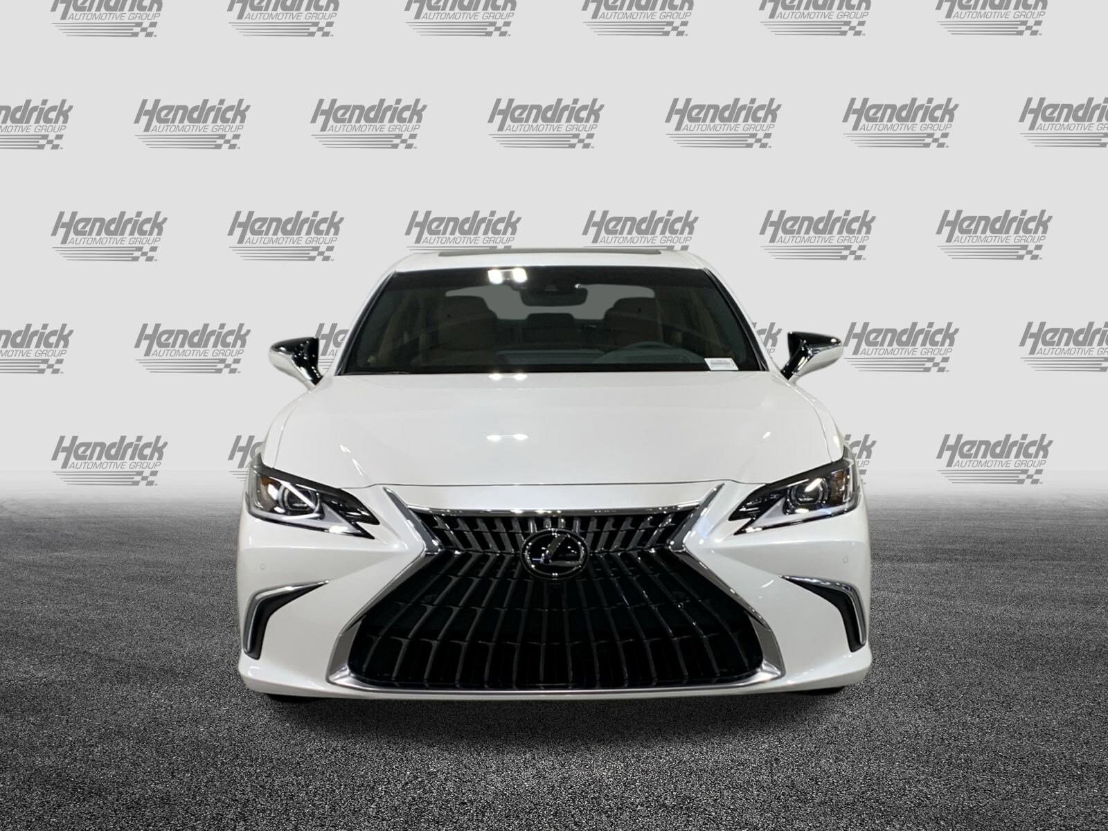 2025 Lexus ES Luxury photo 4