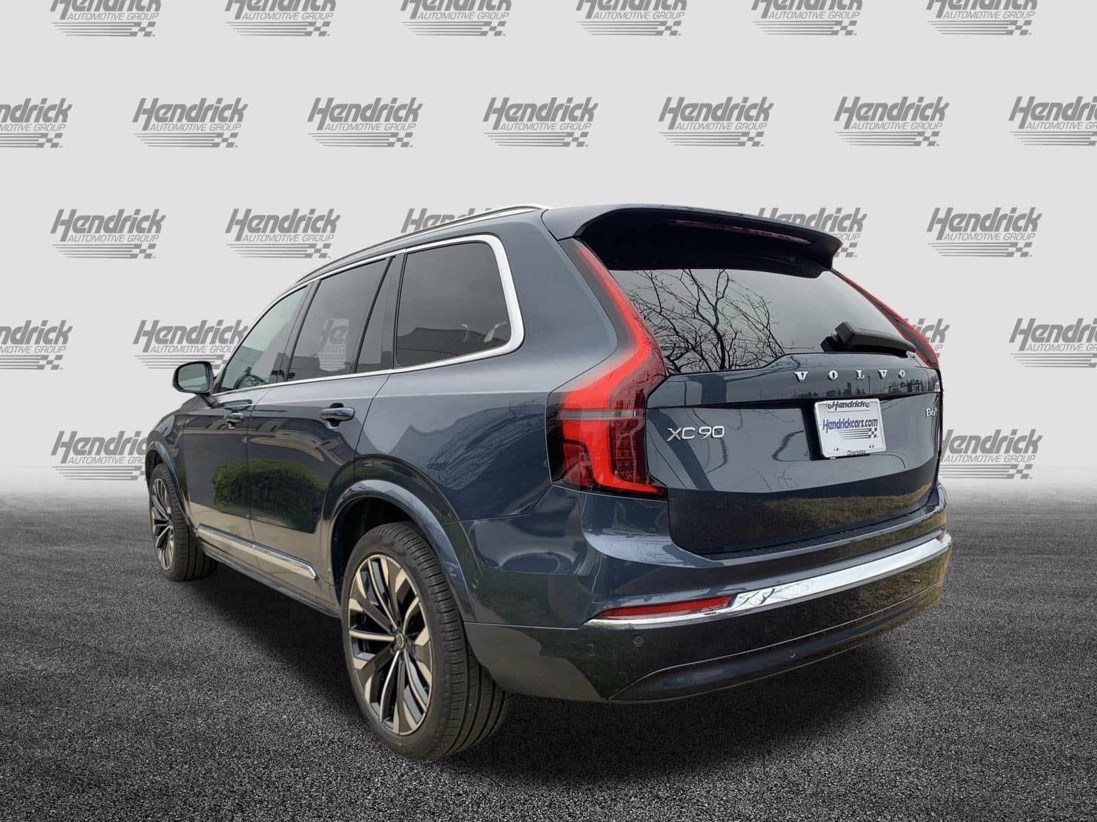 2025 Volvo XC90 Plus photo 5