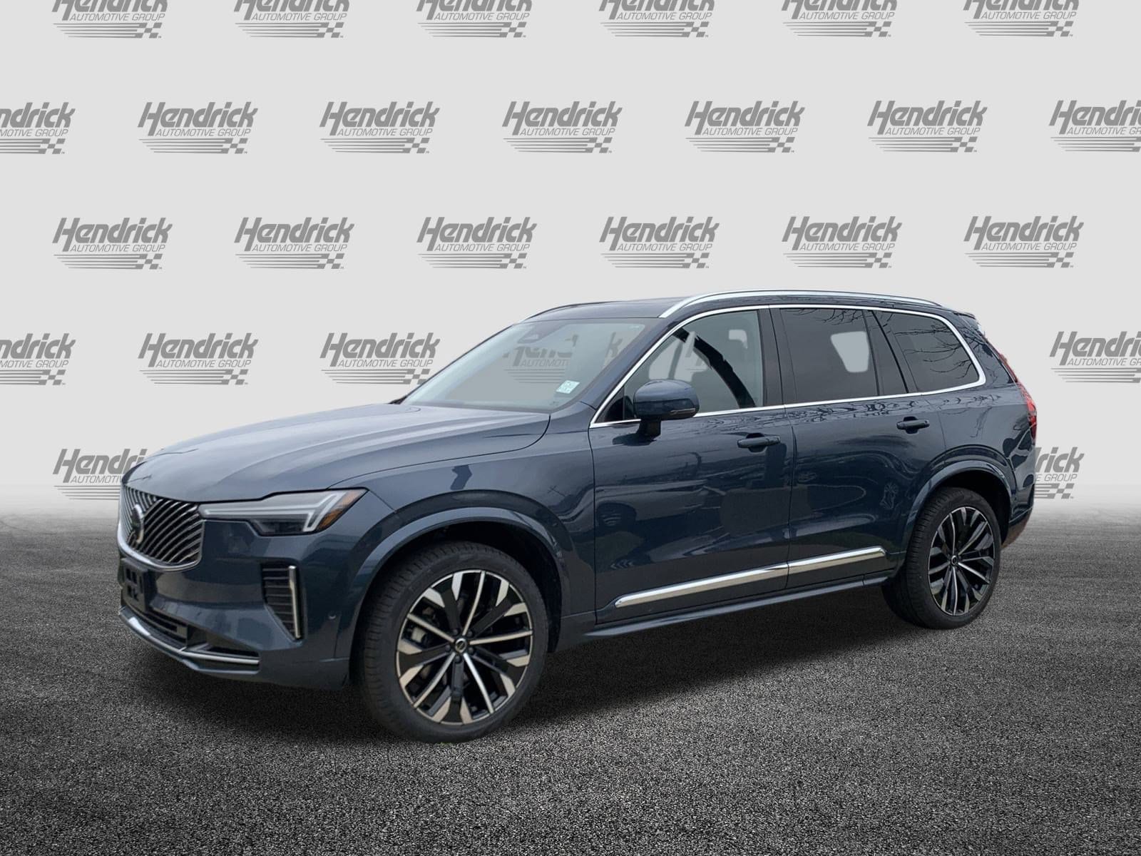 2025 Volvo XC90 Plus photo 2
