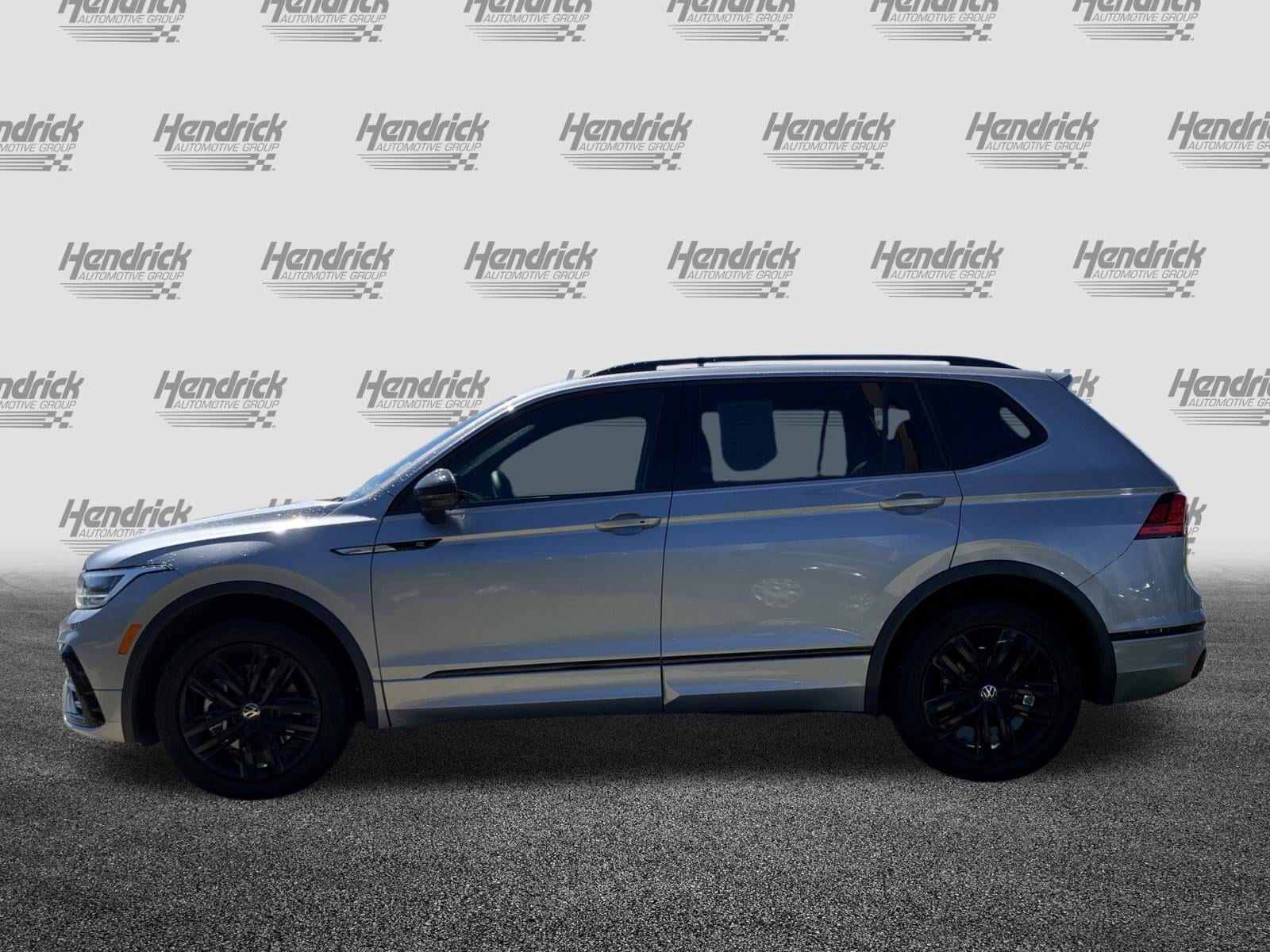 2022 Volkswagen Tiguan SE R-Line Black 4MOTION photo 5