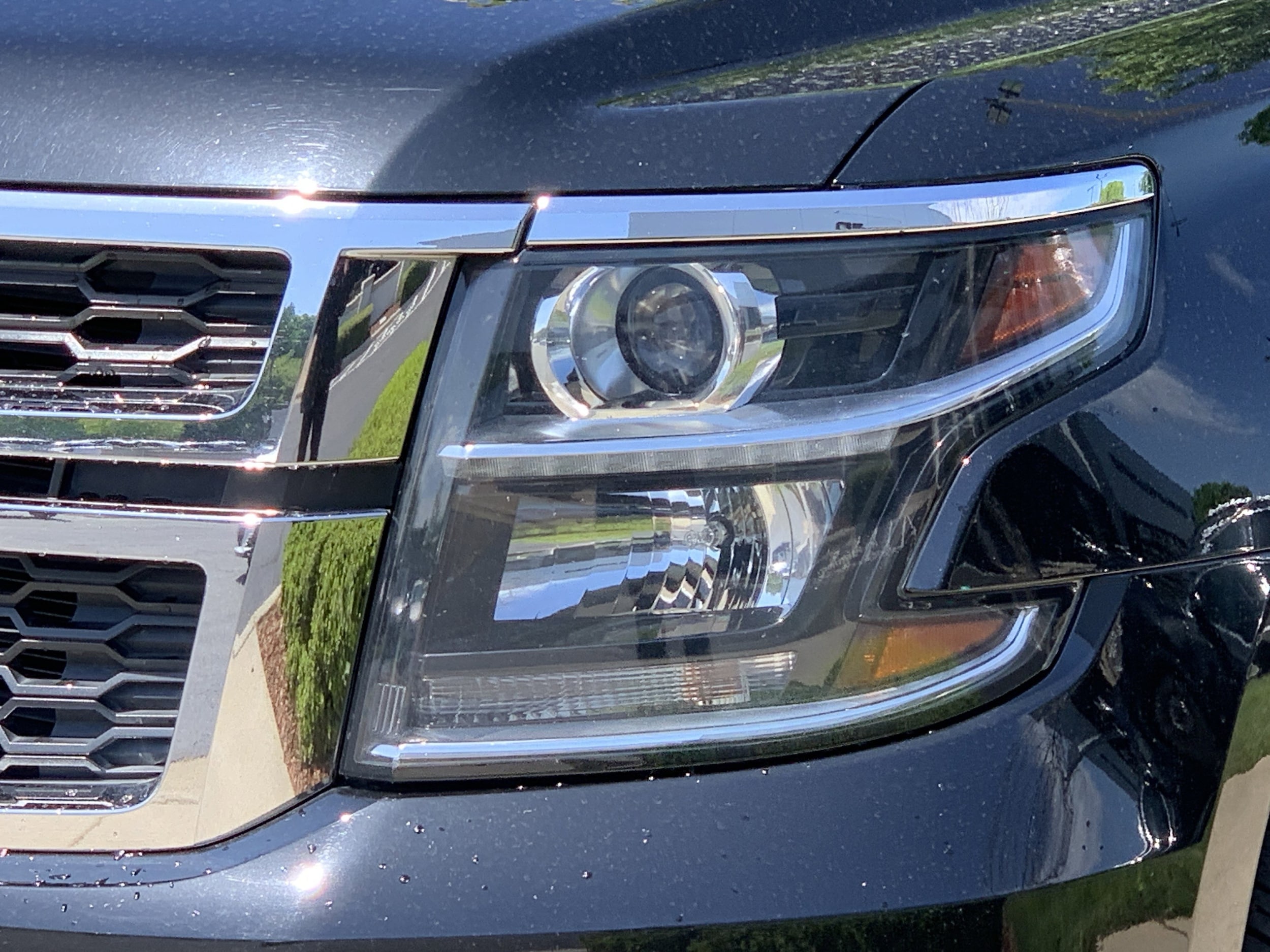 2017 Chevrolet Tahoe LT photo 4