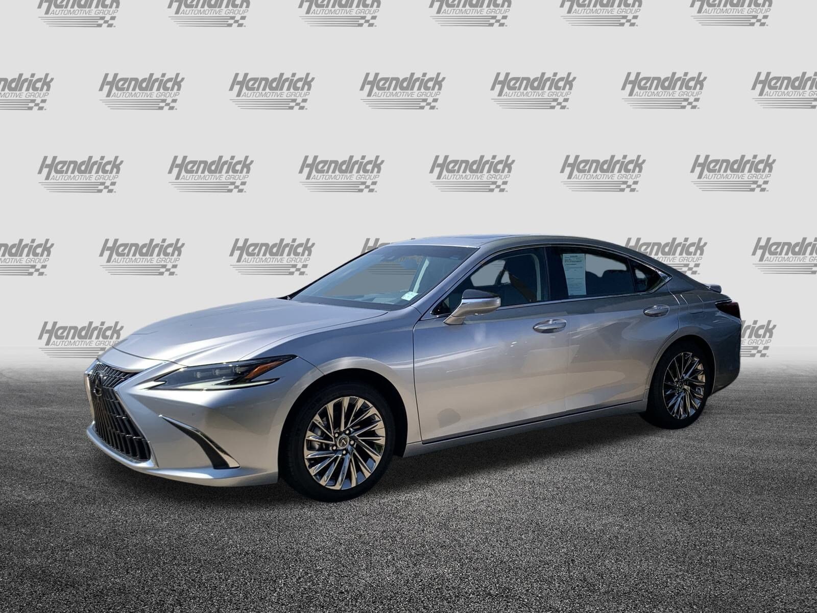 2025 Lexus ES 300h Ultra Luxury photo 4