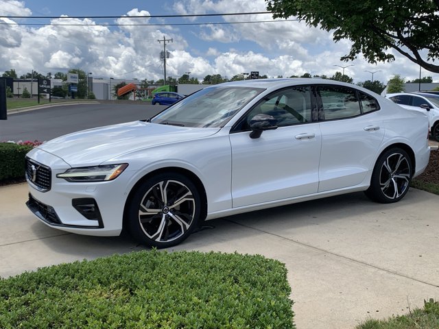 Volvo S60 Plus Dark Theme