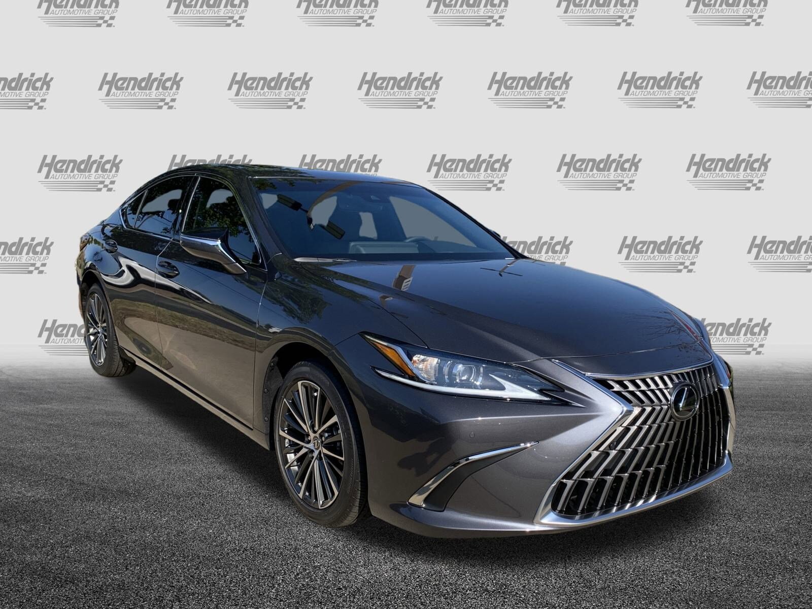 2025 Lexus ES 300h Base photo 2