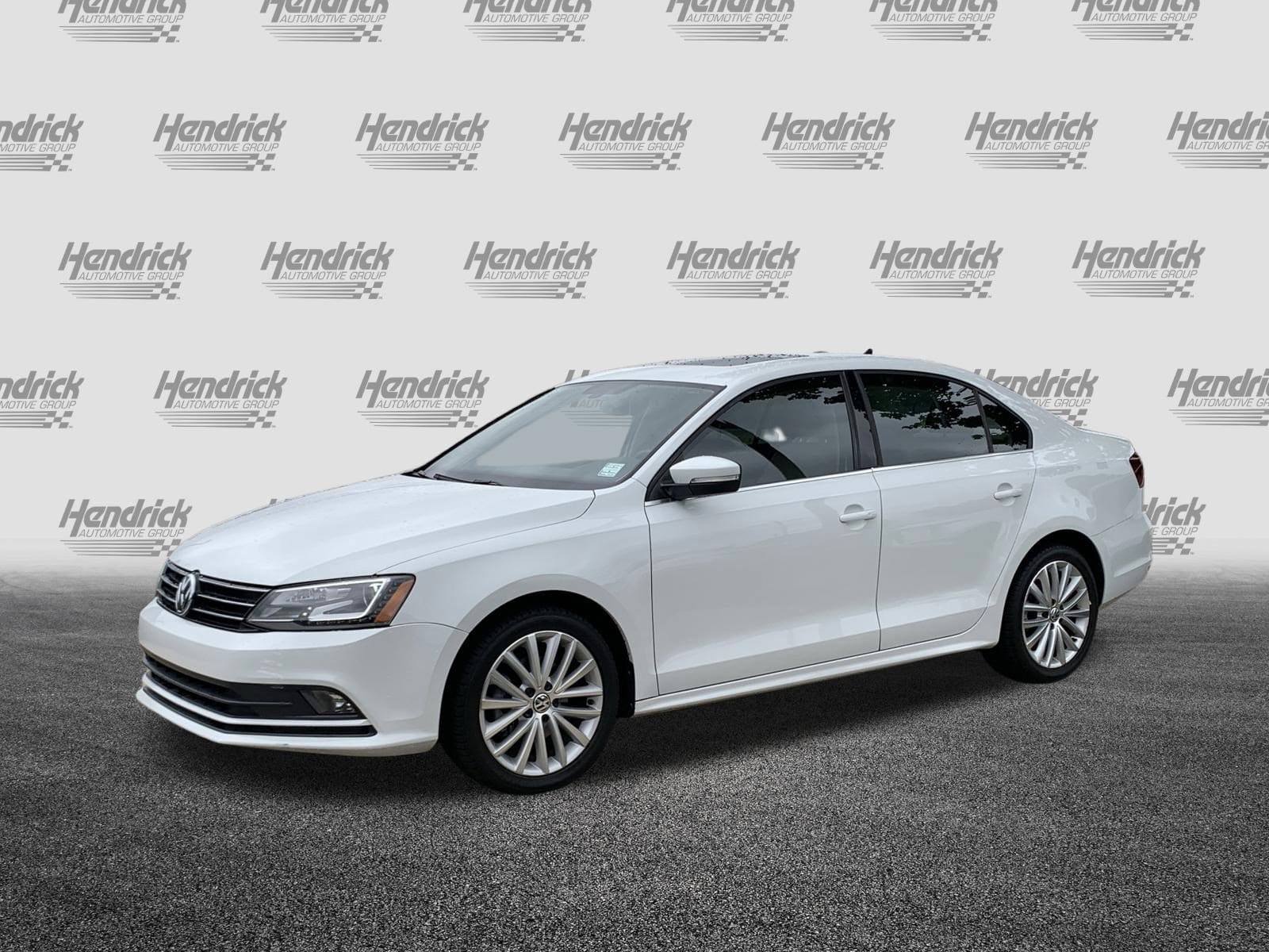 2016 Volkswagen Jetta Sedan 1.8T SEL photo 2