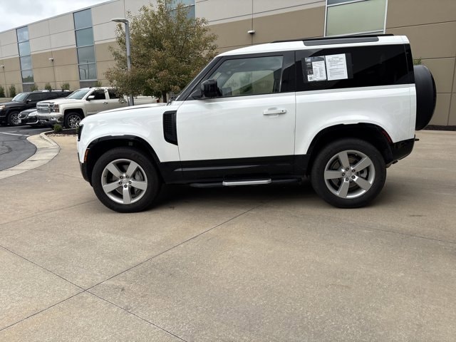2023 Land Rover Defender X-Dynamic SE photo 4
