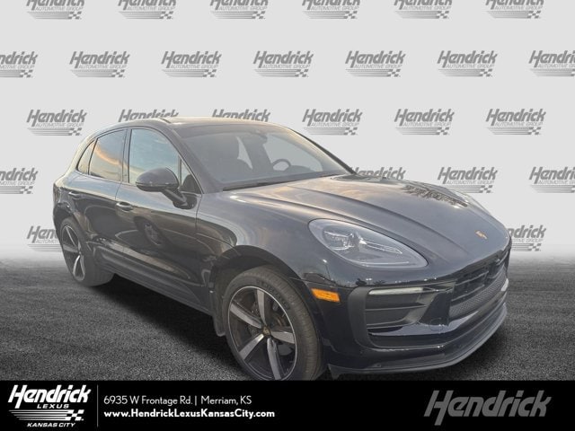 2024 Porsche Macan's photo