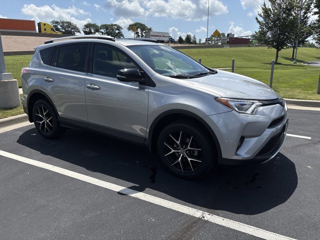 Used 2016 Toyota RAV4 SE with VIN 2T3JFREV0GW461684 for sale in Kansas City